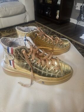 Skechers Snoop Dogg: Snoop One Gold Medal High-Top Sneaker